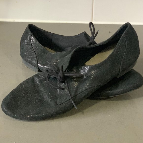 Sparkly black lace-up shoes - Picture 2 of 4